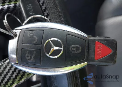 2014 Mercedes-Benz C 250 Sport z USA, uszkodzony, nr VIN WDDGF4HB3ER314082